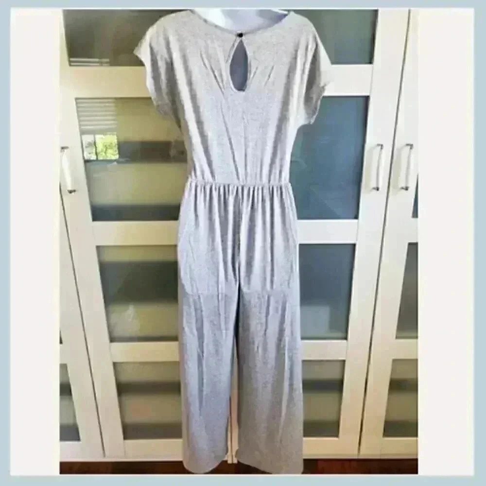 ✨ Caution to the Wind Jumpsuit – Chic, Flirty & Effortlessly Stylish ✨ - Picture 6 of 8